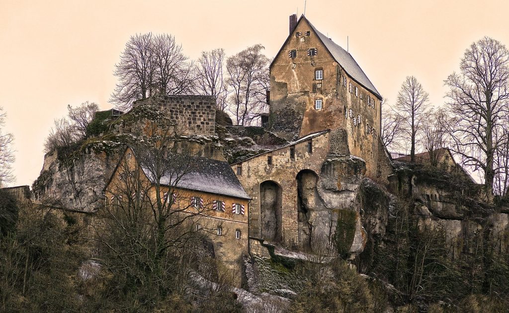 valea zanelor castelul de lut